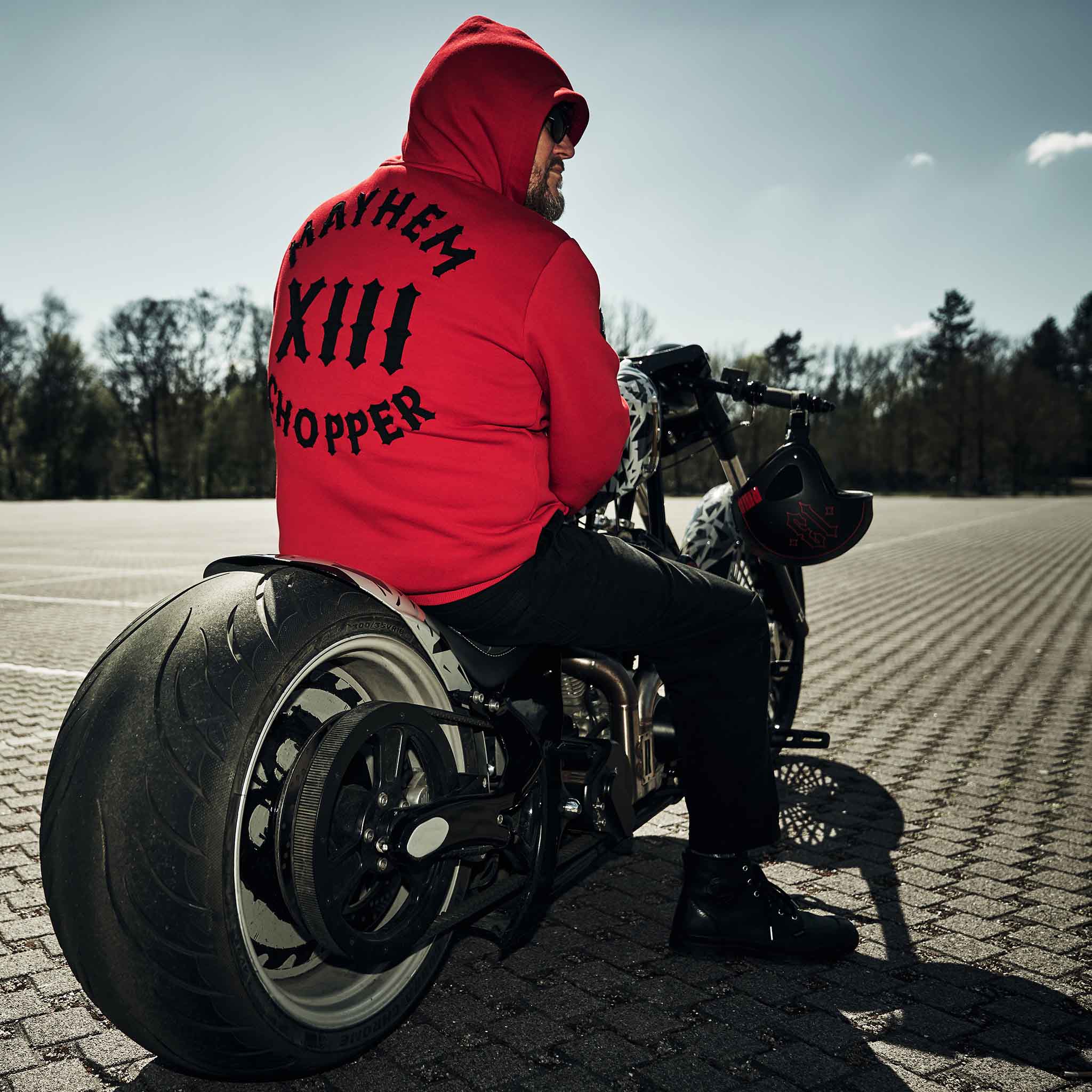 men of mayhem chopper jacke in rot mit schwarzer schrift