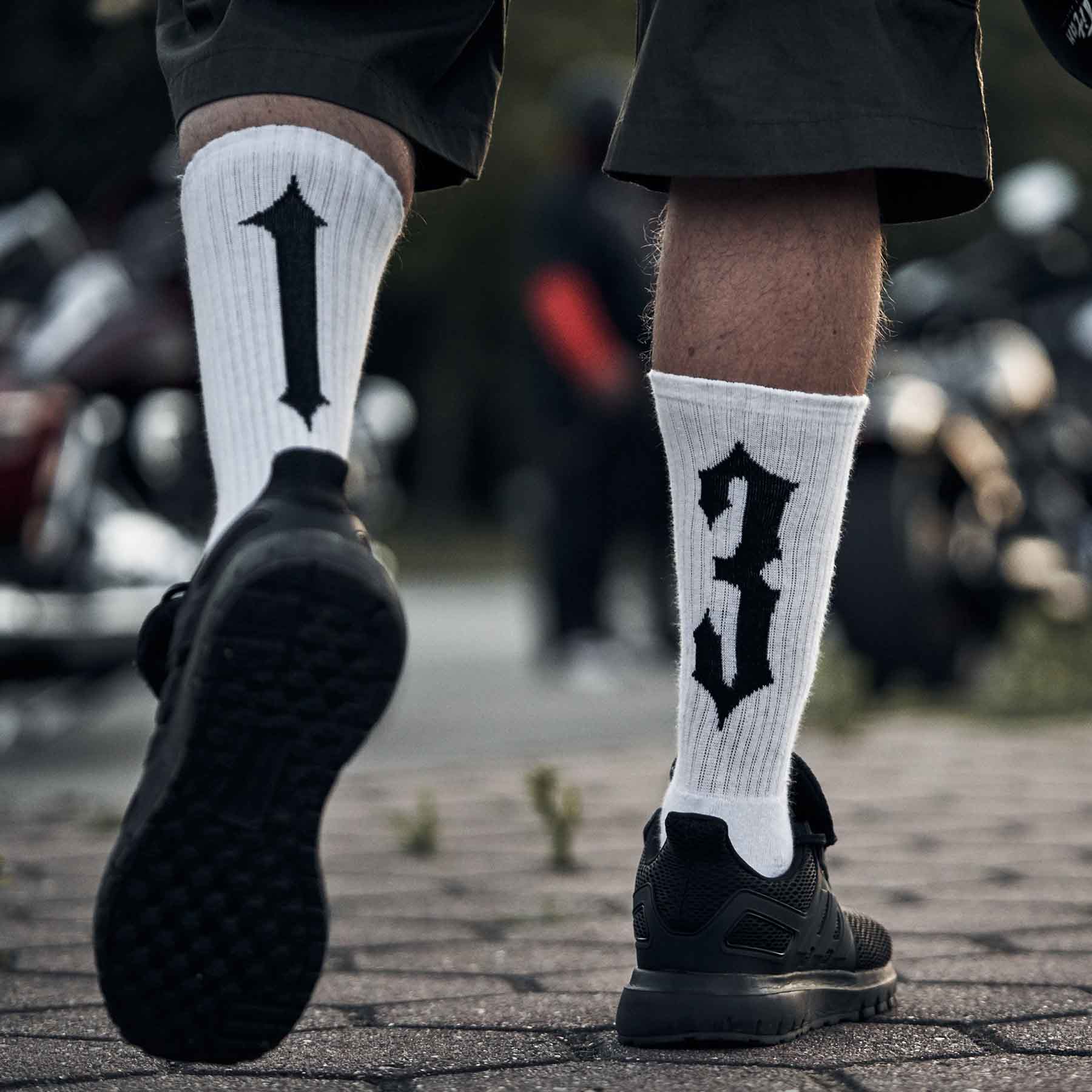 Socken & Badelatschen - MEN OF MAYHEM