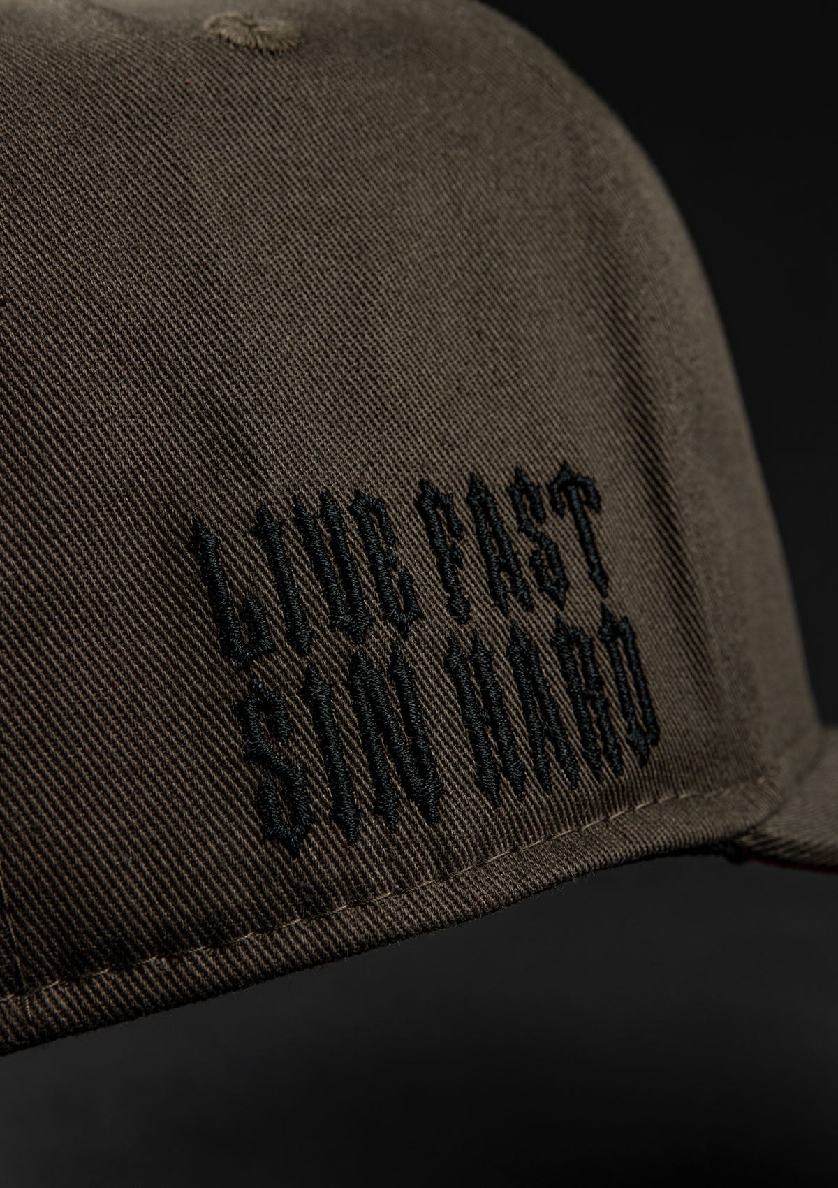 Snapback Live Fast Sin Hard K/S - MEN OF MAYHEM - Accessoires - Caps - Oliv