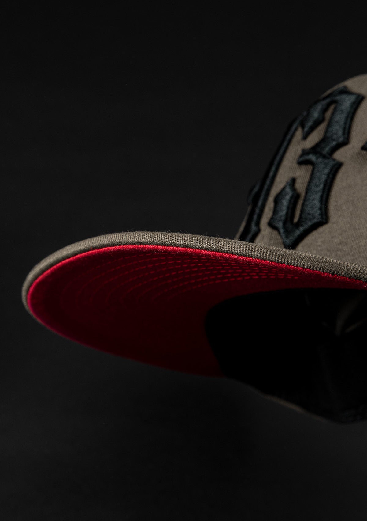 Snapback Live Fast Sin Hard K/S - MEN OF MAYHEM - Accessoires - Caps - Oliv