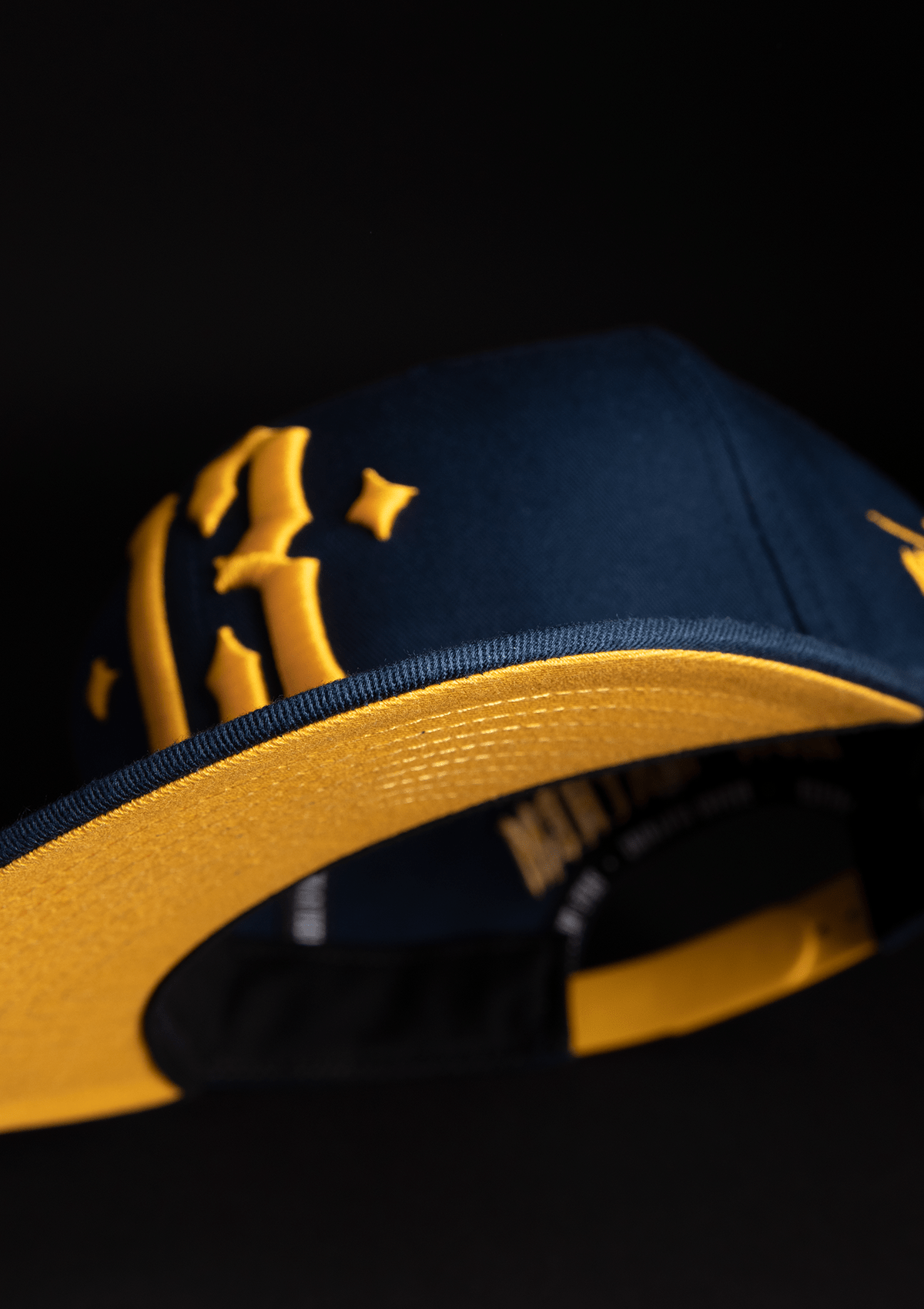 Snapback Live Fast Sin Hard N/G - MEN OF MAYHEM - Accessoires - ALAIKO - EXCHANGES - MM - E - 3030 - LF - NG - Blau