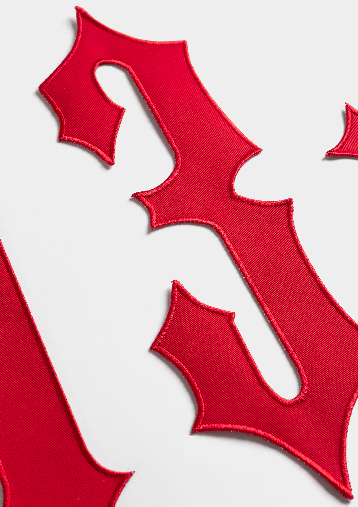 Rücken Patch 13 Rot - MEN OF MAYHEM - Accessoires - ALAIKO - EXCHANGES - MM - E - 3130 - RP - RO - biker