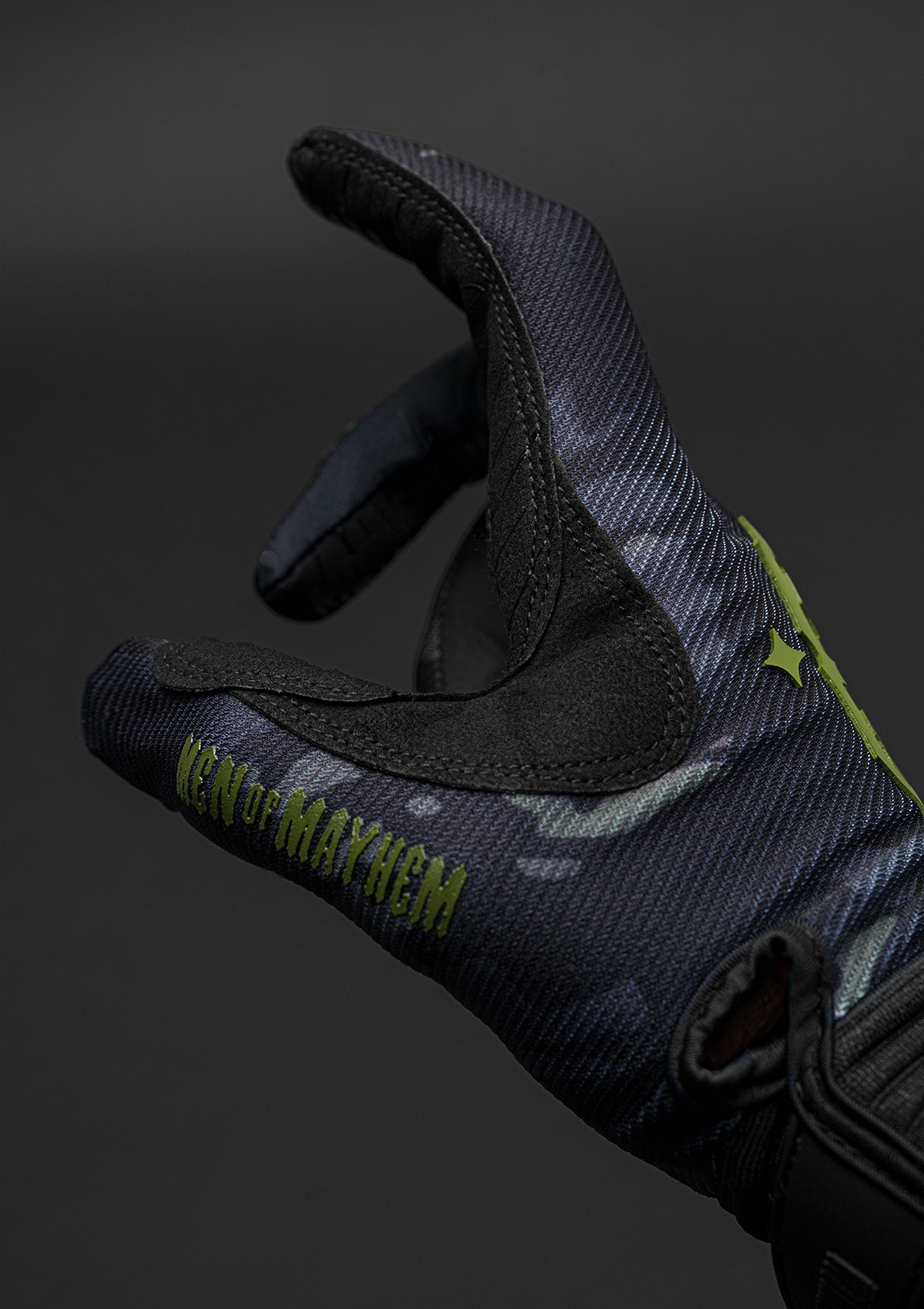 Glove Classic Multicam Camo Black - MEN OF MAYHEM - Accessoires - ALAIKO - EXCHANGES - MM - E - 3190 - MX - MCCB - biker