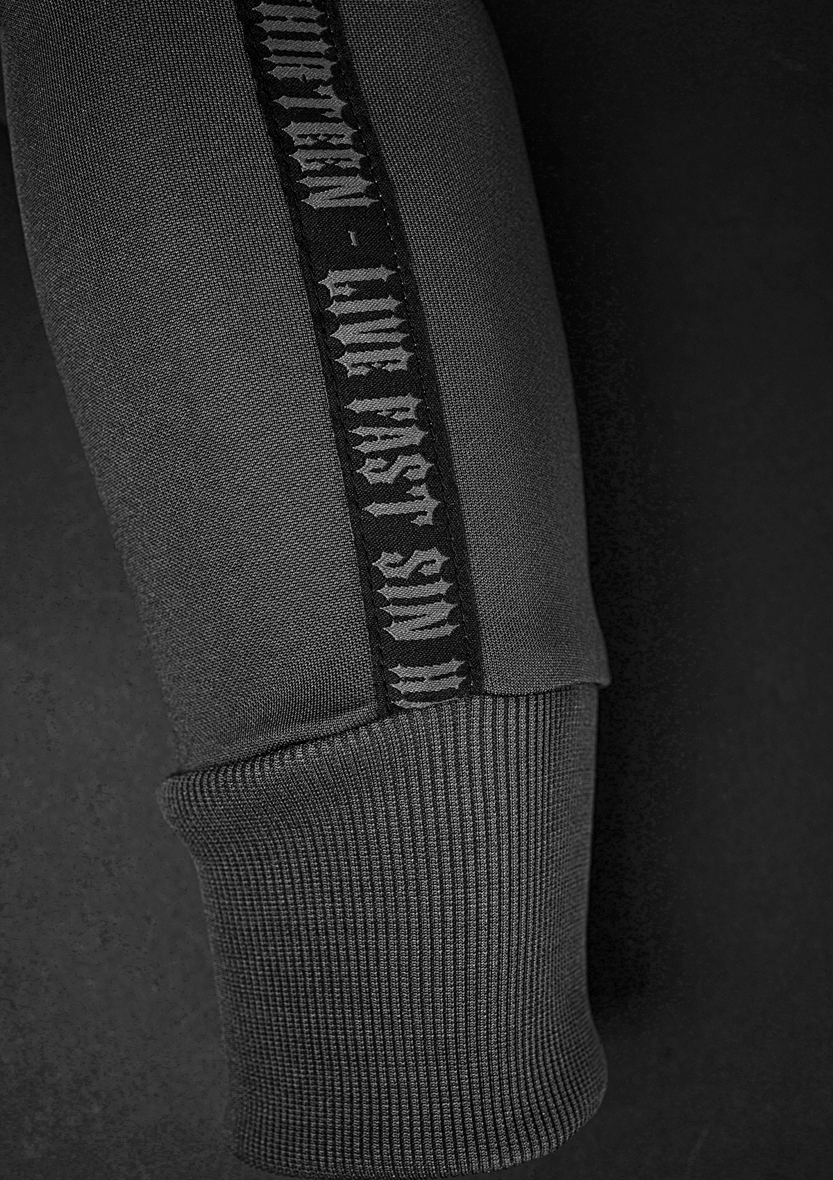 Trainingsjacke Classic G/S - MEN OF MAYHEM - ALAIKO - EXCHANGES - MM - M - 1070 - TJ - CL - GS - Classic - Grau