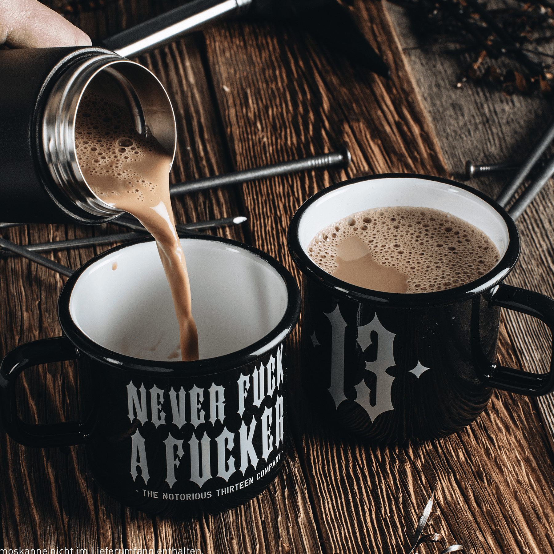 Becher & Getränkeuntersetzer - menofmayhem13