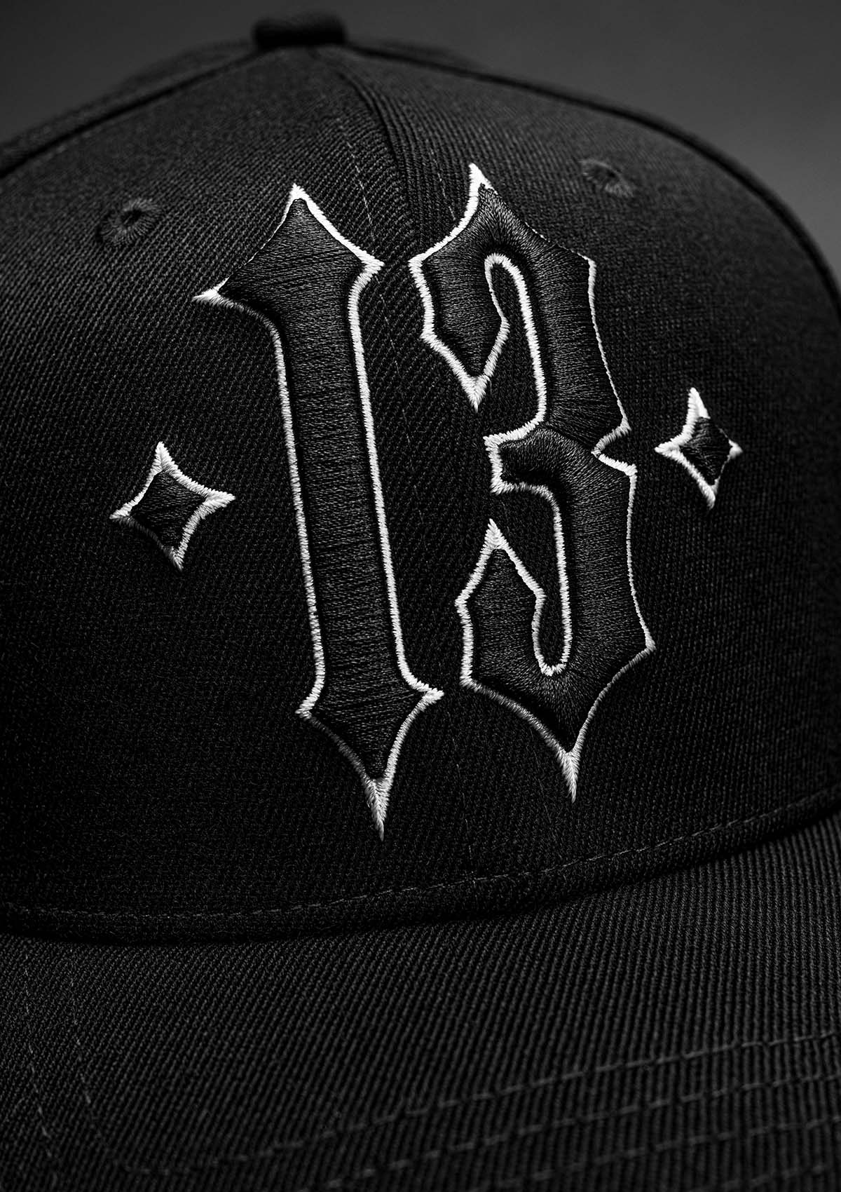 Flex Cap Mayhem B/B/W - MEN OF MAYHEM - Accessoires - ALAIKO - EXCHANGES - MM - E - 3030 - FC - BBW - BBR