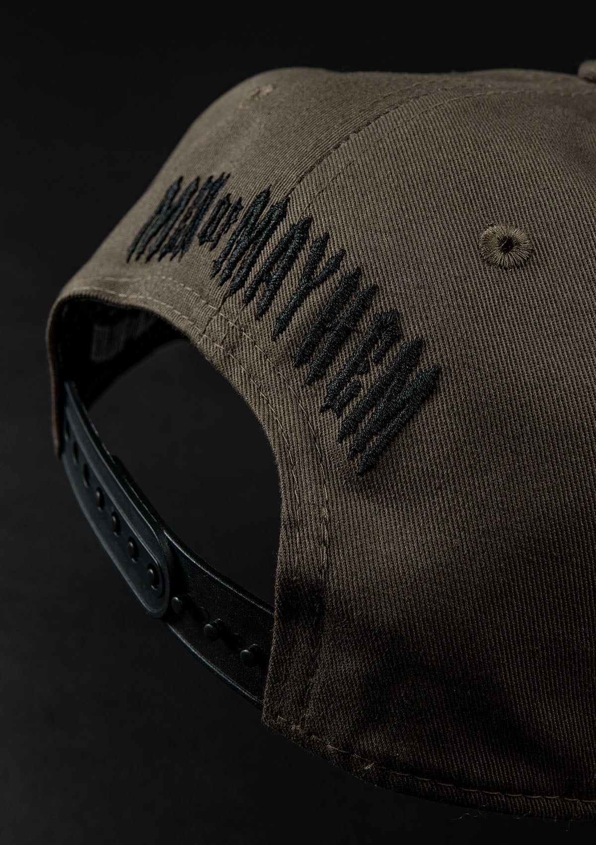 Snapback Live Fast Sin Hard K/S - MEN OF MAYHEM - Accessoires - Caps - Oliv