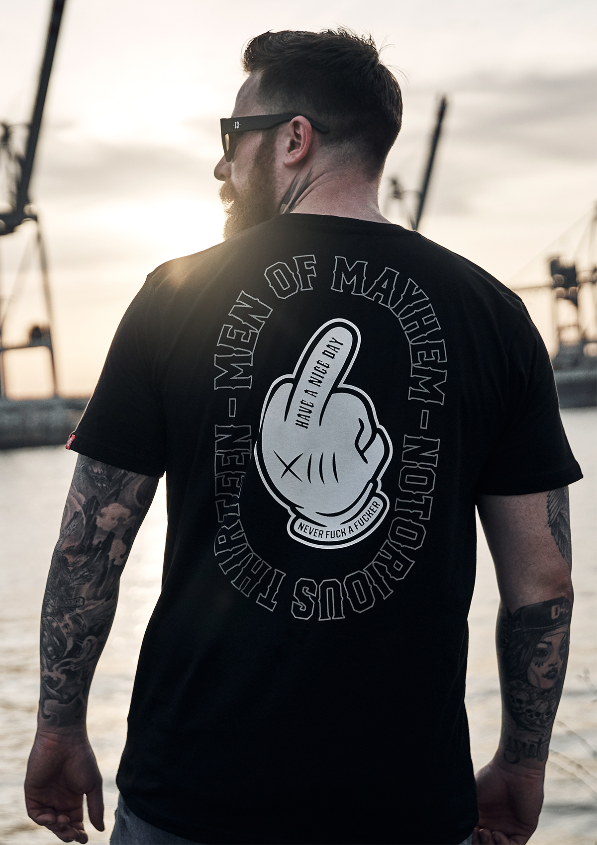 T-Shirt Middle Finger S/W